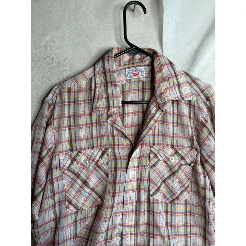 Levis red blue